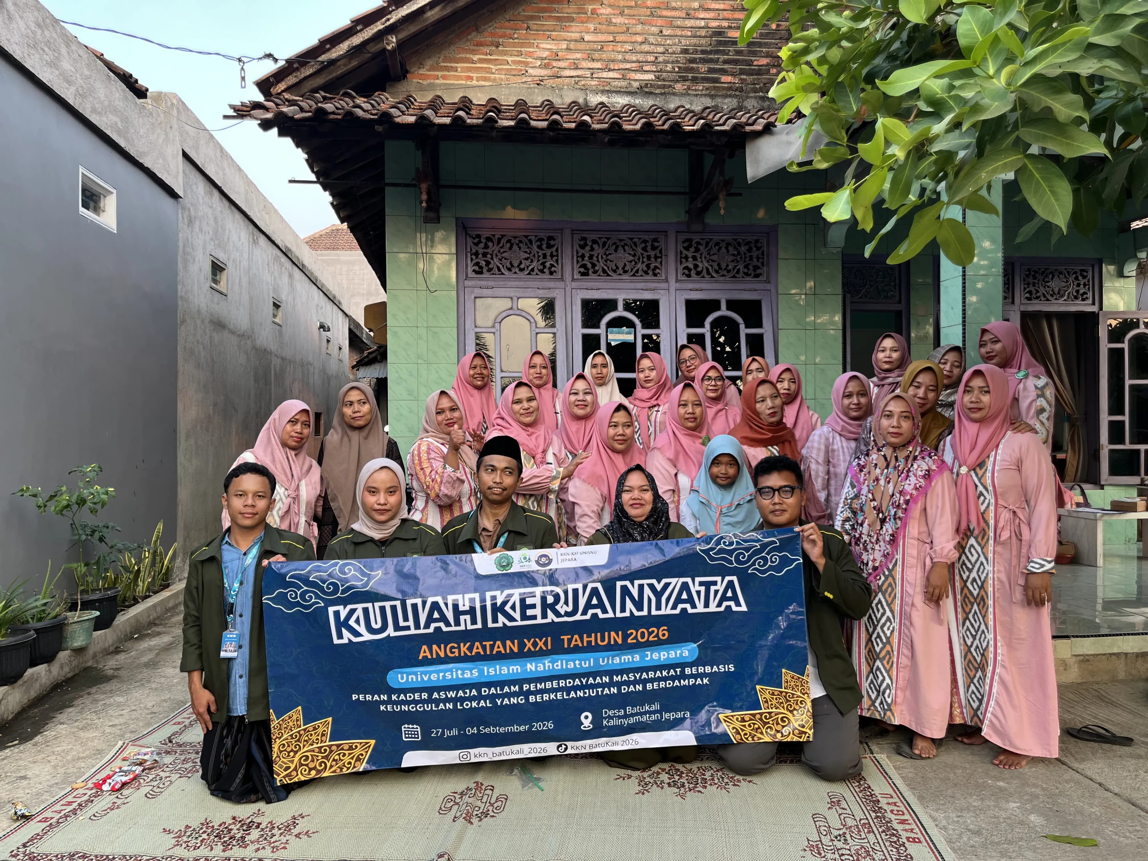 Sosialisasi Literasi Digital untuk Perlindungan Keluarga